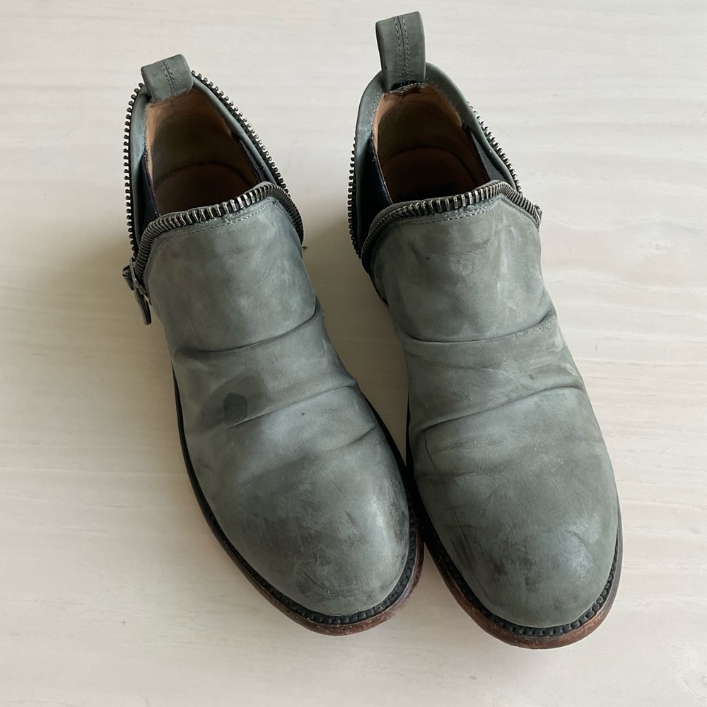 Fluevog Evers 2.0 Women’s Size 8, grey